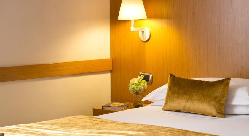 สตาร์โฮเต็ล ทัวริสท์ Hotel มิลาน ภายนอก รูปภาพ