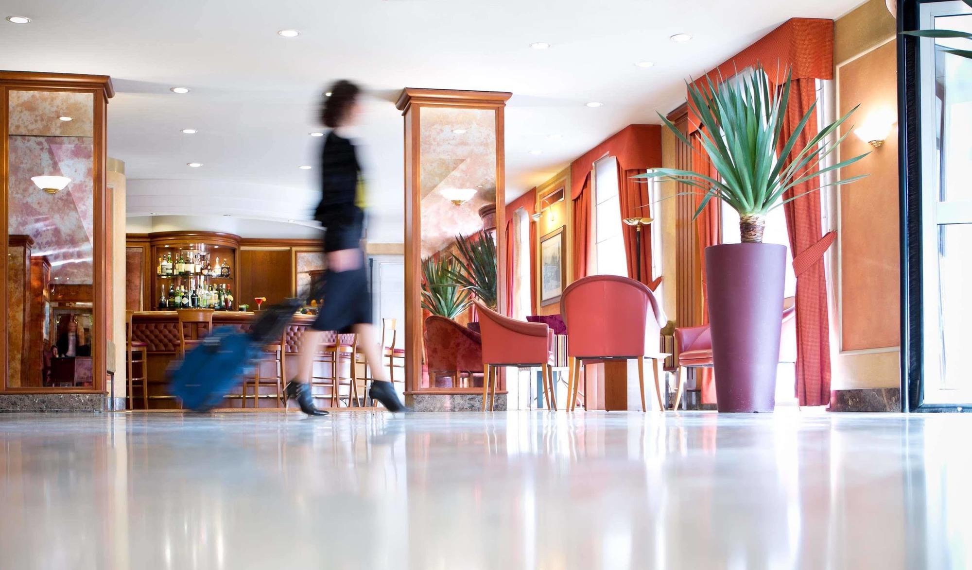 สตาร์โฮเต็ล ทัวริสท์ Hotel มิลาน ภายนอก รูปภาพ