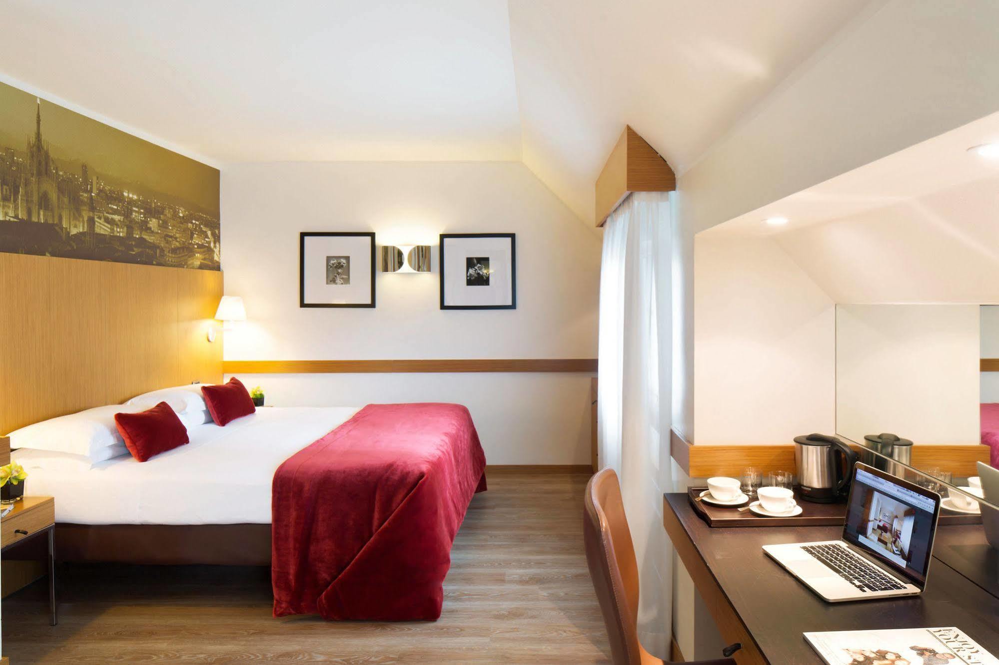 สตาร์โฮเต็ล ทัวริสท์ Hotel มิลาน ภายนอก รูปภาพ