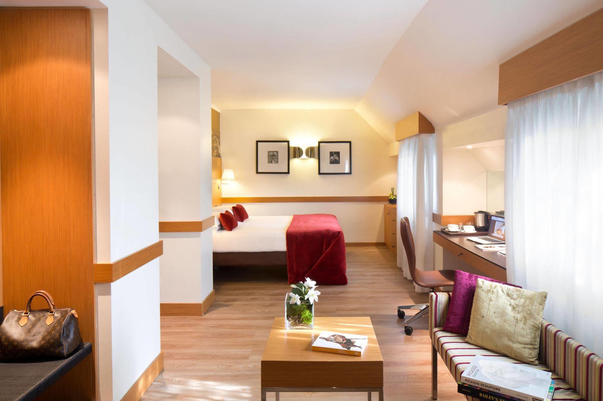 สตาร์โฮเต็ล ทัวริสท์ Hotel มิลาน ภายนอก รูปภาพ