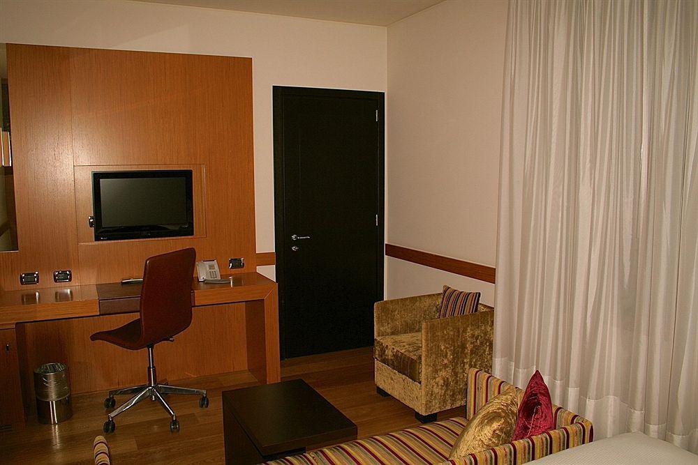 สตาร์โฮเต็ล ทัวริสท์ Hotel มิลาน ภายนอก รูปภาพ